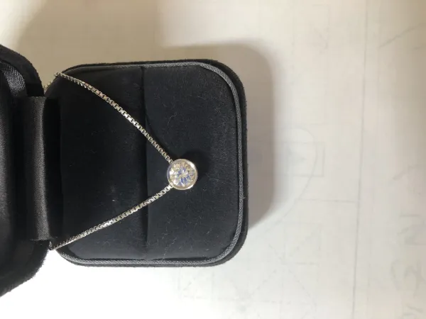 ダイヤモンドネックレス pt900 0.7ct