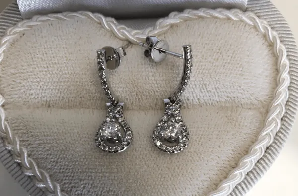 ダイヤモンドイヤリング/ピアス k9 0.42ct