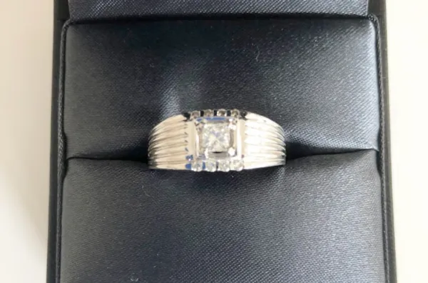 ダイヤモンドリング(指輪) k14 プリンセスダイヤモンド 0.38ct