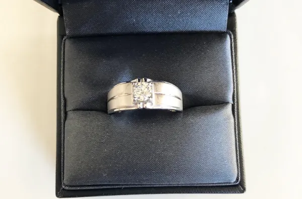 ダイヤモンドリング(指輪) 0.4ct