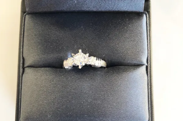 ダイヤモンドリング(指輪) 0.5ct