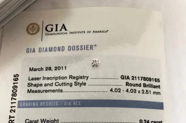 ダイヤモンドリング(指輪) 0.24ct