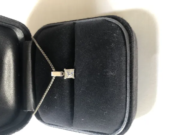 ダイヤモンドネックレス pt900 1ct