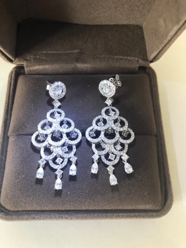 ダイヤモンドイヤリング/ピアス k18 WG 6ct