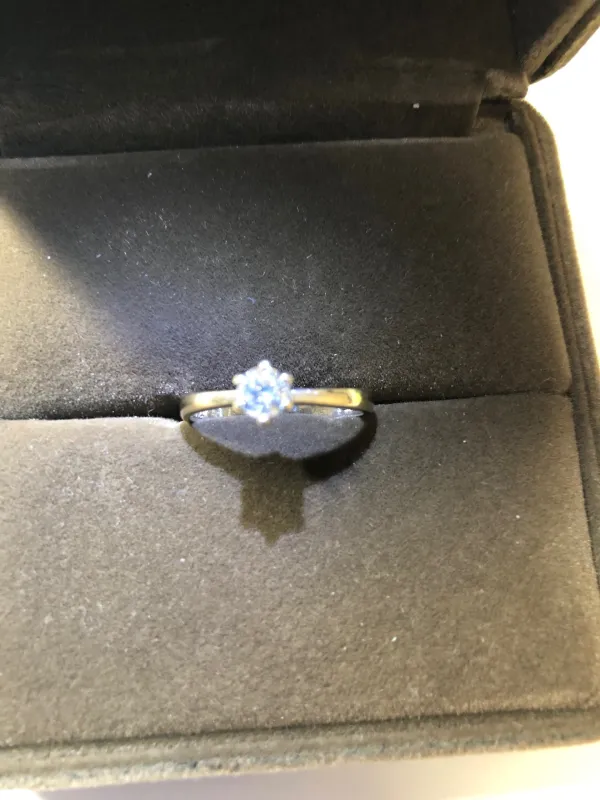 ダイヤモンドリング(指輪) k18 0.3ct