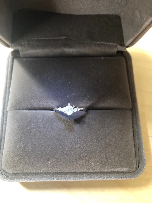 ダイヤモンドリング(指輪) 0.3ct