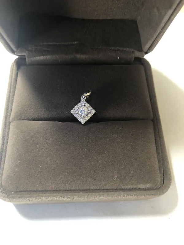 ダイヤモンドペンダント pt900 0.5ct