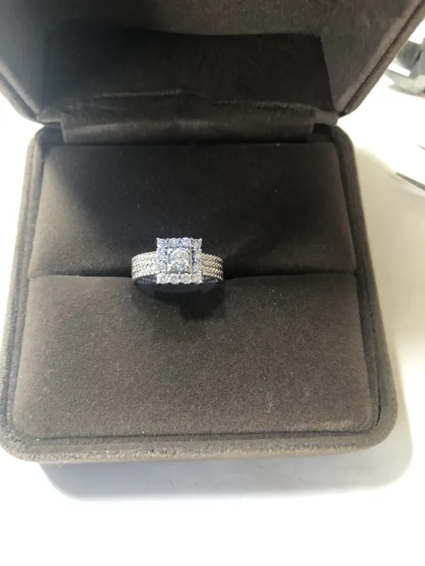 ダイヤモンドリング(指輪) k18 0.3ct