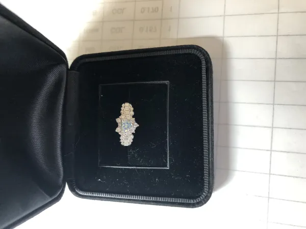 ダイヤモンドリング(指輪) ハートシェイプ 0.8ct