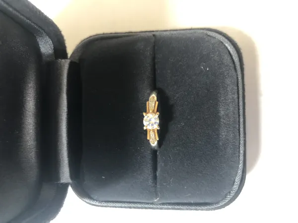 ダイヤモンドリング(指輪) 18k 0.3ct