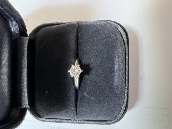 ダイヤモンドルース pt900 0.3ct