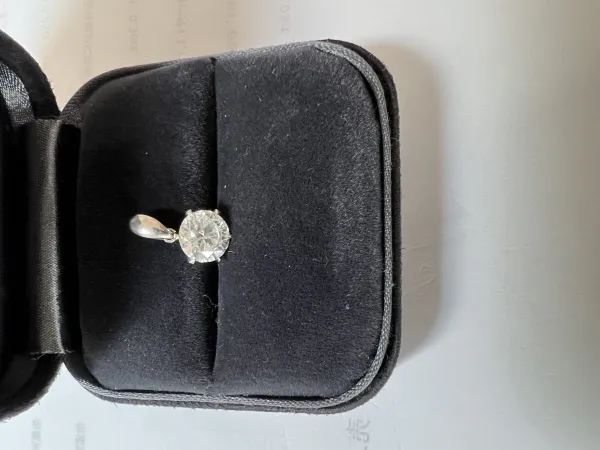 ダイヤモンドペンダント pt900 0.7ct