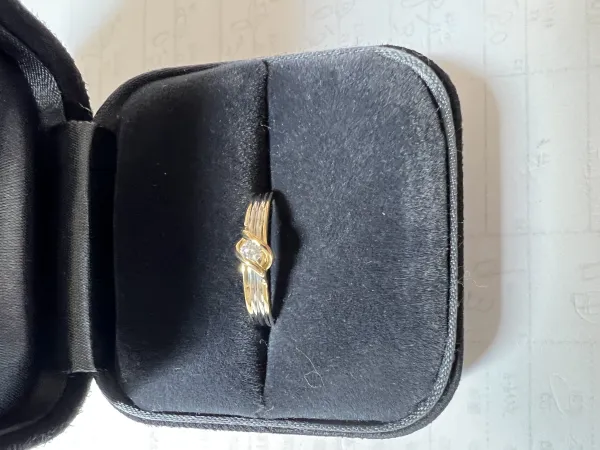 ダイヤモンドリング(指輪) 18k 0.1ct