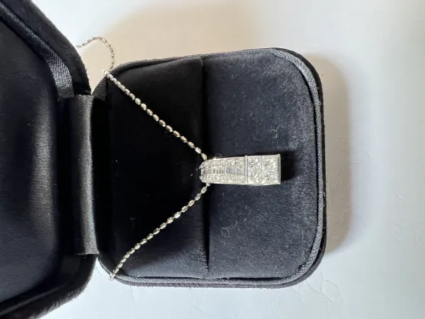 ダイヤモンドペンダント pt900 0.7ct